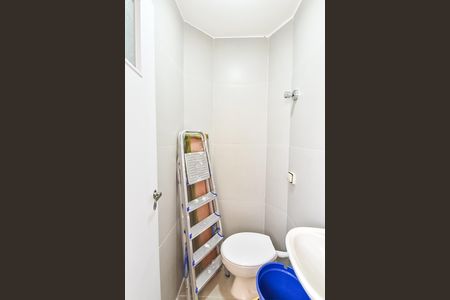 Apartamento à venda com 76m², 2 quartos e 2 vagas Apartamento à venda com 76m², 2 quartos e 2 vagasBanheiro de serviço