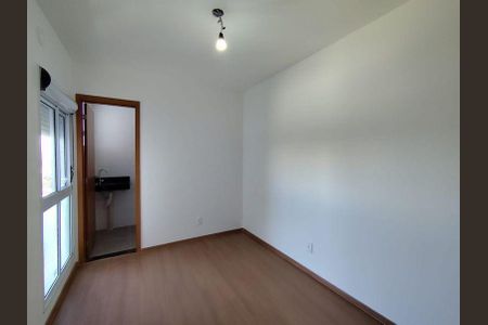 Quarto 1 de apartamento para alugar com 2 quartos, 54m² em Jardim Itu Planalto, Porto Alegre