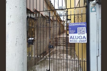 Casa para alugar com 51m², 2 quartos e sem vaga Casa para alugar com 51m², 2 quartos e sem vagaPortão de entrada e fachada - placa cód:GTPE-1348 - 25/05/26