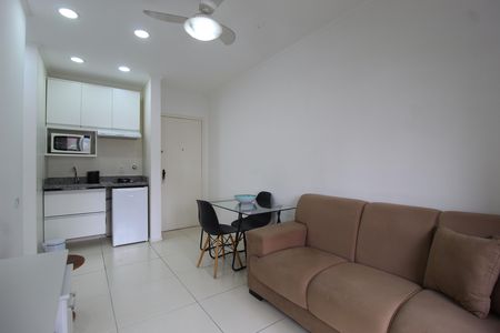 Sala/Cozinha de apartamento para alugar com 1 quarto, 31m² em Vila Uberabinha, São Paulo