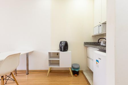 Cozinha de apartamento para alugar com 1 quarto, 33m² em Vila Uberabinha, São Paulo