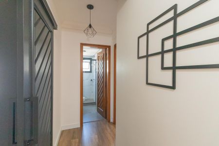 Corredor de apartamento à venda com 3 quartos, 131m² em Centro, Canoas