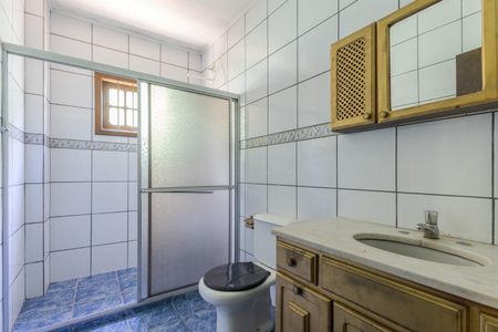 Banheiro 2 de casa à venda com 3 quartos, 380m² em Jardim São Pedro, Porto Alegre