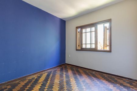 Quarto 2 de casa à venda com 3 quartos, 380m² em Jardim São Pedro, Porto Alegre