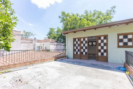 Casa à venda com 380m², 3 quartos e 2 vagascomodo