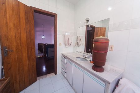 Casa de condomínio à venda com 351m², 5 quartos e 5 vagasBanheiro Social