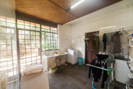 Casa de condomínio à venda com 351m², 5 quartos e 5 vagasÁrea de Serviço