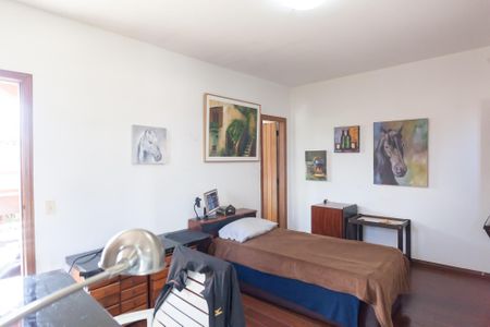 Casa de condomínio à venda com 351m², 4 quartos e 5 vagas Casa de condomínio à venda com 351m², 4 quartos e 5 vagasSuíte
