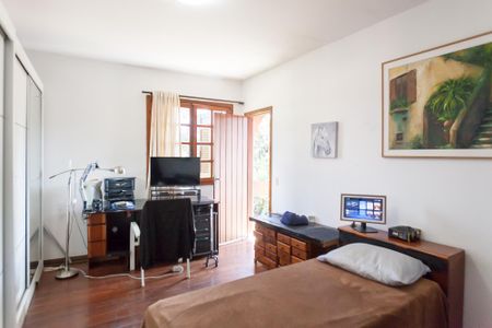 Casa de condomínio à venda com 351m², 4 quartos e 5 vagas Casa de condomínio à venda com 351m², 4 quartos e 5 vagasSuíte