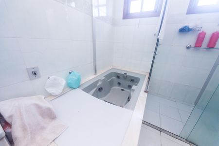 Casa de condomínio à venda com 351m², 5 quartos e 5 vagasBanheiro Social
