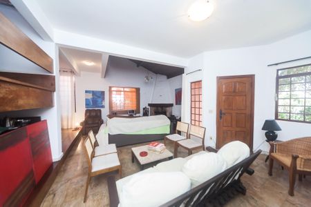 Casa de condomínio à venda com 351m², 5 quartos e 5 vagassala
