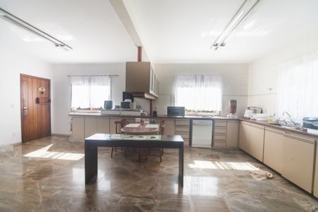 Casa de condomínio à venda com 351m², 5 quartos e 5 vagasCozinha