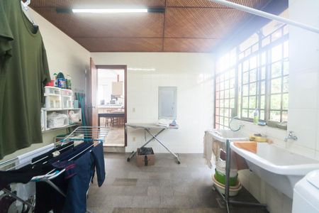 Casa de condomínio à venda com 351m², 5 quartos e 5 vagasÁrea de Serviço