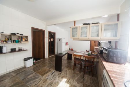 Casa de condomínio à venda com 351m², 5 quartos e 5 vagasCozinha