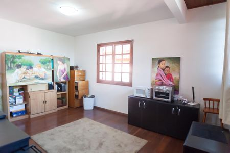 Casa de condomínio à venda com 351m², 4 quartos e 5 vagas Casa de condomínio à venda com 351m², 4 quartos e 5 vagasSala 2