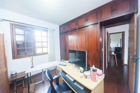 Casa de condomínio à venda com 351m², 5 quartos e 5 vagasquarto 2