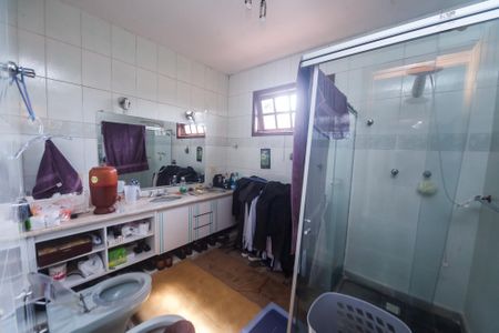 Casa de condomínio à venda com 351m², 5 quartos e 5 vagasBanheiro da Suíte