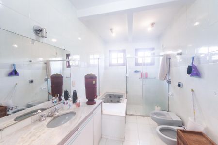 Casa de condomínio à venda com 351m², 5 quartos e 5 vagasBanheiro Social