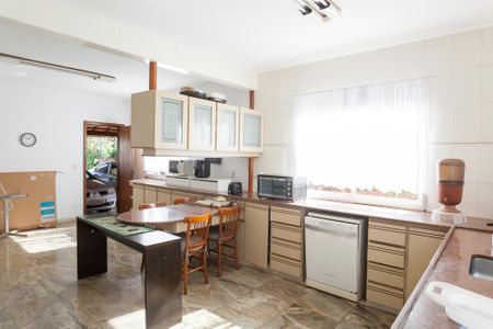 Casa de condomínio à venda com 351m², 4 quartos e 5 vagas Casa de condomínio à venda com 351m², 4 quartos e 5 vagasCozinha
