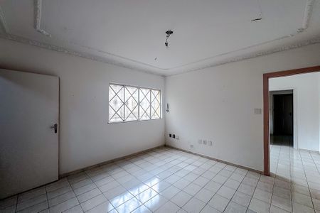 Casa para alugar com 250m², 3 quartos e 4 vagas Casa para alugar com 250m², 3 quartos e 4 vagasSala