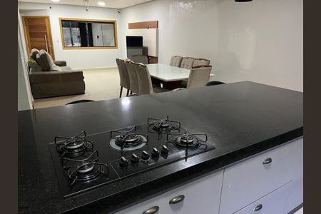 Cozinha de casa para alugar com 1 quarto, 80m² em Jardim Santa Marta, Sorocaba