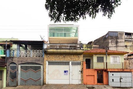 Casa para alugar com 250m², 3 quartos e 6 vagas Casa para alugar com 250m², 3 quartos e 6 vagasFachada