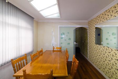 Casa para alugar com 250m², 3 quartos e 6 vagas Casa para alugar com 250m², 3 quartos e 6 vagasSala