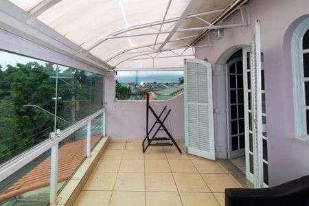 Sacada de casa para alugar com 3 quartos, 250m² em Jardim Santa Adelia, São Paulo