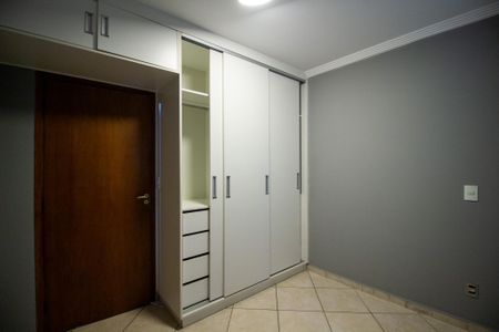 Apartamento para alugar com 155m², 3 quartos e 2 vagas Apartamento para alugar com 155m², 3 quartos e 2 vagasQuarto