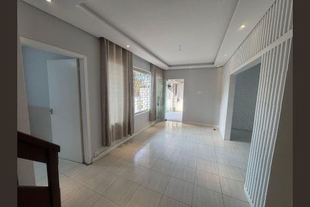 Casa à venda com 250m², 3 quartos e 5 vagas Casa à venda com 250m², 3 quartos e 5 vagasSala