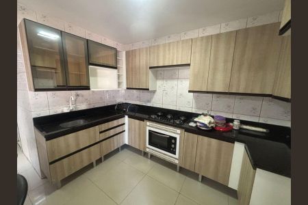 Casa à venda com 250m², 3 quartos e 5 vagas Casa à venda com 250m², 3 quartos e 5 vagasCozinha