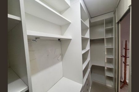 Casa à venda com 250m², 3 quartos e 5 vagas Casa à venda com 250m², 3 quartos e 5 vagasQuarto 2