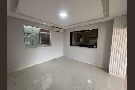 Casa à venda com 250m², 3 quartos e 5 vagas Casa à venda com 250m², 3 quartos e 5 vagasSala