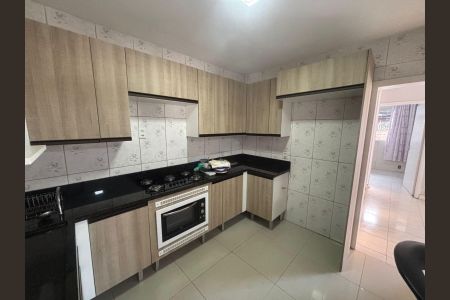 Casa à venda com 250m², 3 quartos e 5 vagas Casa à venda com 250m², 3 quartos e 5 vagasCozinha