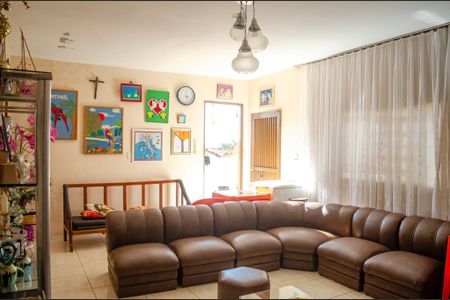 Casa à venda com 7 quartos, 350m² em Santa Genoveva, Goiânia