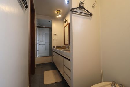 Apartamento para alugar com 154m², 3 quartos e 2 vagasBanheiro Quarto 1 suíte