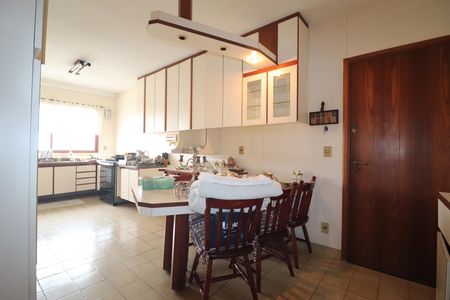 Apartamento para alugar com 154m², 3 quartos e 2 vagasCozinha