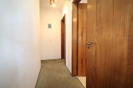 Apartamento para alugar com 154m², 3 quartos e 2 vagasCorredor Quartos
