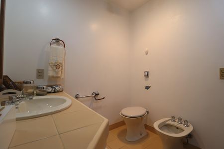 Apartamento para alugar com 154m², 3 quartos e 2 vagasBanheiro 2