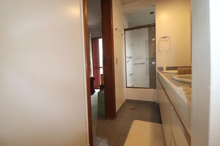 Apartamento para alugar com 154m², 3 quartos e 2 vagasBanheiro Quarto 1 suíte