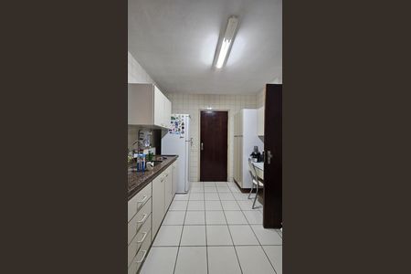 Cozinha de apartamento à venda com 3 quartos, 118m² em Vila Itapura, Campinas