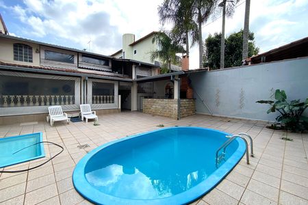 Casa à venda com 420m², 4 quartos e 1 vaga Casa à venda com 420m², 4 quartos e 1 vagaPiscina