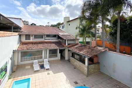Casa à venda com 420m², 4 quartos e 1 vaga Casa à venda com 420m², 4 quartos e 1 vagaVista Edícula