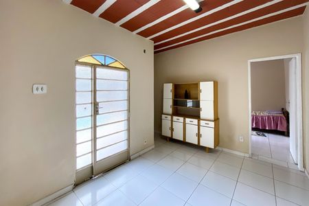 Casa à venda com 420m², 4 quartos e 1 vaga Casa à venda com 420m², 4 quartos e 1 vagaEdícula