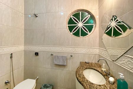 Casa à venda com 420m², 4 quartos e 1 vaga Casa à venda com 420m², 4 quartos e 1 vagaBanheiro