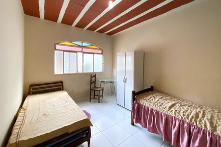 Casa à venda com 420m², 4 quartos e 1 vaga Casa à venda com 420m², 4 quartos e 1 vagaEdícula