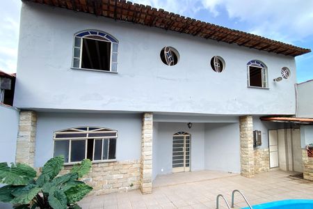 Casa à venda com 420m², 4 quartos e 1 vaga Casa à venda com 420m², 4 quartos e 1 vagaEdícula
