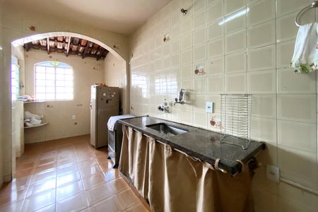 Casa à venda com 420m², 4 quartos e 1 vaga Casa à venda com 420m², 4 quartos e 1 vagaCozinha