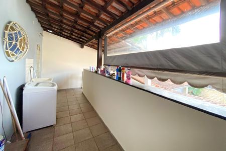 Casa à venda com 420m², 4 quartos e 1 vaga Casa à venda com 420m², 4 quartos e 1 vagaÁrea de Serviço