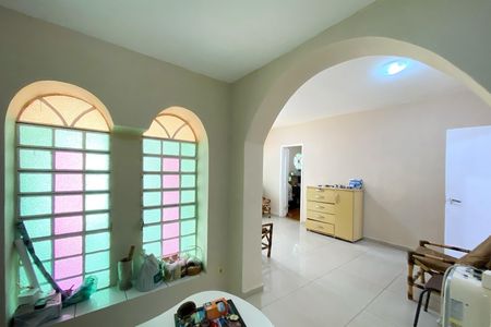 Casa à venda com 420m², 4 quartos e 1 vaga Casa à venda com 420m², 4 quartos e 1 vagaSala 2